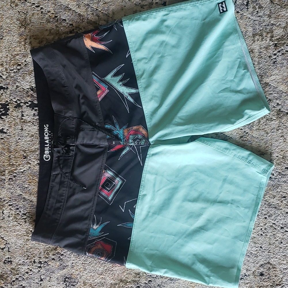 Billabong Board Shorts Men's size 36